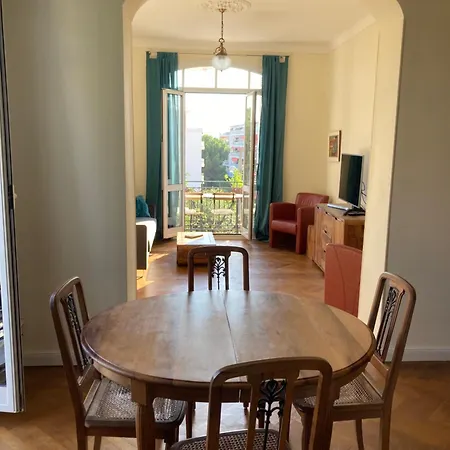 Apartment Wunderschoene In Jugendstilvilla Am Hafen