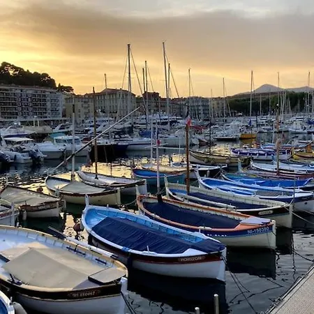 Wunderschoene In Jugendstilvilla Am Hafen * نيس