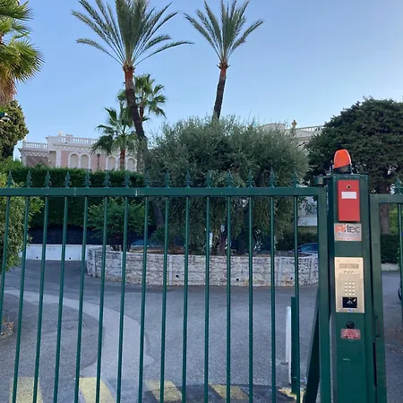 Wunderschoene In Jugendstilvilla Am Hafen شقة نيس