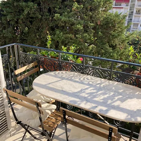 Wunderschoene In Jugendstilvilla Am Hafen